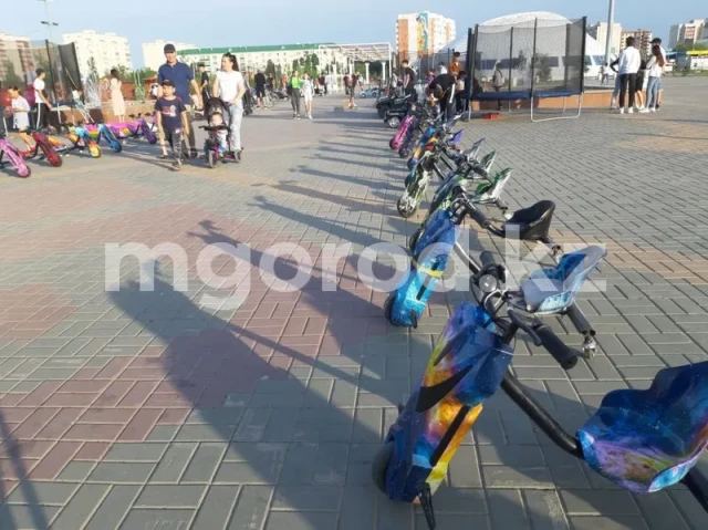 Рейд против несанкционированной торговли провели на главной площади Уральска